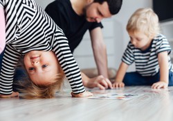 Betrouwbare vloer voor spelende kinderen